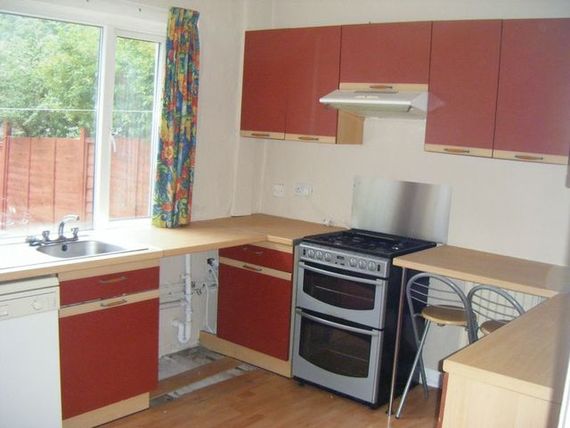 2 bedroom Semi-Detac...